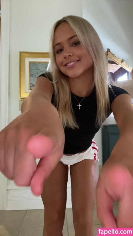Nahá fotka uniklých OnlyFans od Avery Worobel