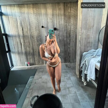 Naken läckt OnlyFans-bild av Carlyn Romero