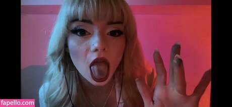 Foto nua vazada do OnlyFans de Emmas Myspace