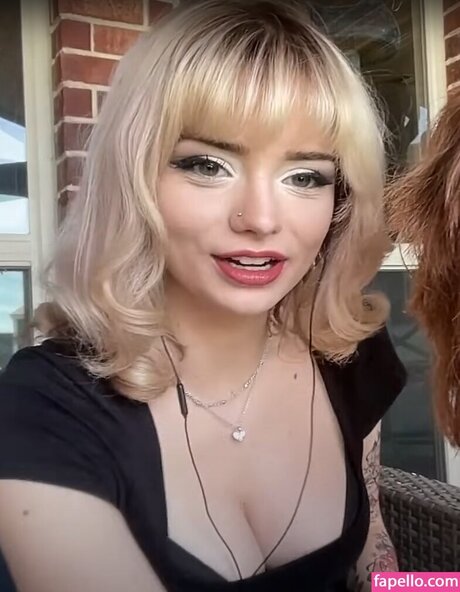 Naken läckt OnlyFans-bild av Emmas Myspace