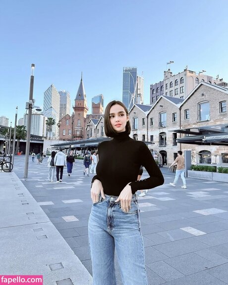 Naakte gelekte OnlyFans-foto van Kim Domingo