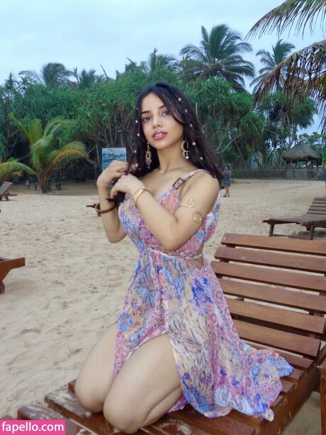 Обнаженная фотография утечки OnlyFans от Muskan Karia