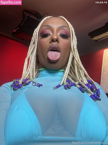 Обнаженная фотография утечки OnlyFans от Nura Habib