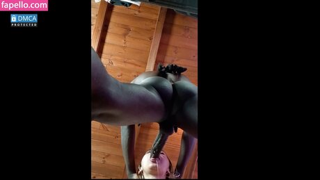 Foto desnuda filtrada de OnlyFans de Interracialgoldcouple