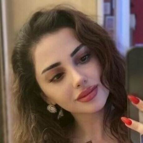 Naakte gelekte OnlyFans-foto van Deniz Bada