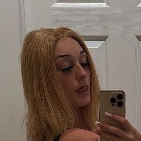 Blondebarbixxx
