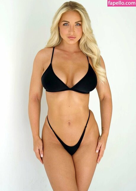 Shayna Holt