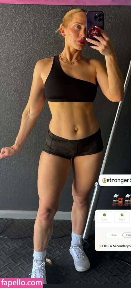 Naken läckt OnlyFans-bild av Meg Gallagher
