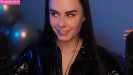 Naken lekkede OnlyFans-bilde av Heyhelen Asmr