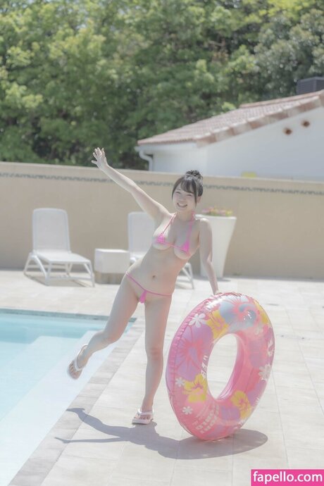 Yuna Shirahoshi 