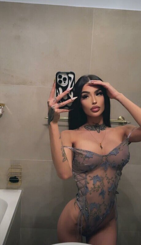 Naken läckt OnlyFans-bild av Bondrix