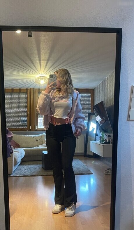 Naken läckt OnlyFans-bild av Bienmichelle