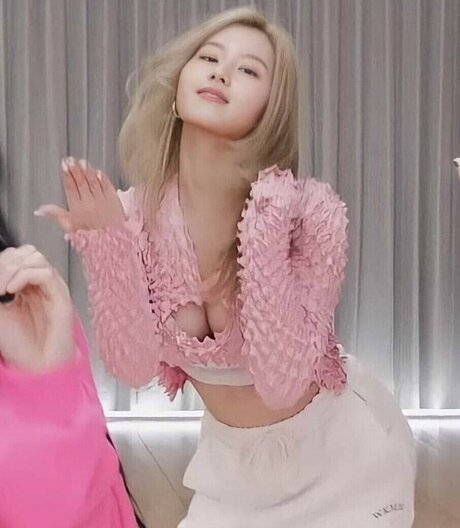 Nancy Momoland