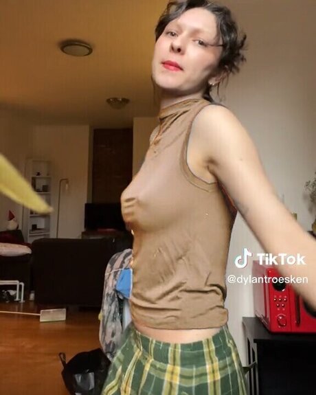 Foto desnuda filtrada de OnlyFans de Dylan Troesken