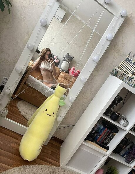 Naken lekkede OnlyFans-bilde av Leonesan