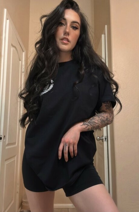 Naken lekkede OnlyFans-bilde av Falconrose