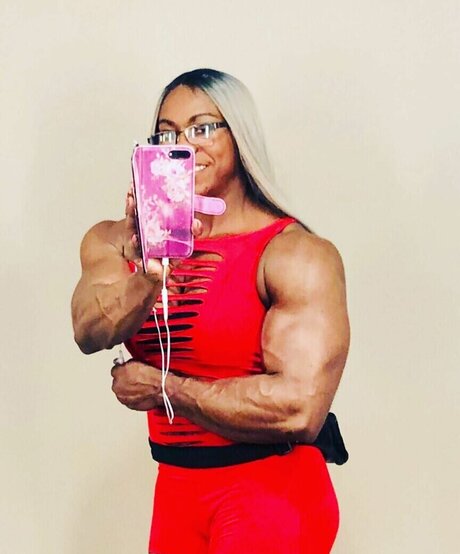 Обнаженная фотография утечки OnlyFans от Carla Bradley