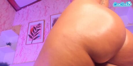 Naken lekkede OnlyFans-bilde av Emmifoxy