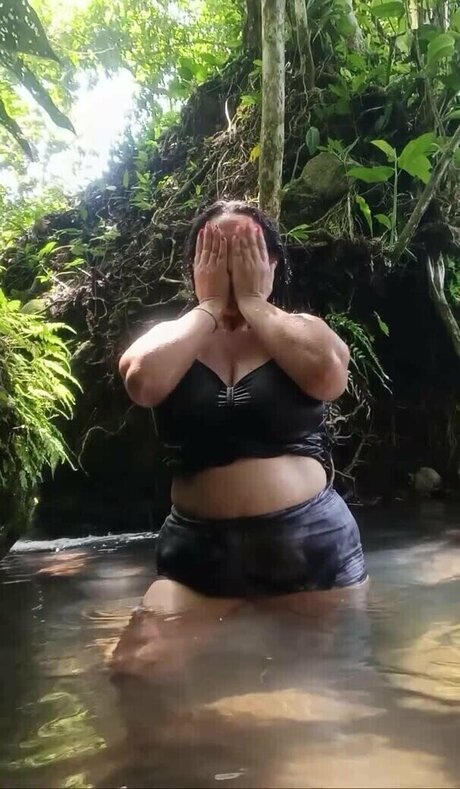 Naken lekkede OnlyFans-bilde av Dairalinavega