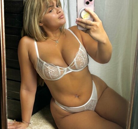 Naken läckt OnlyFans-bild av Abby Thompson