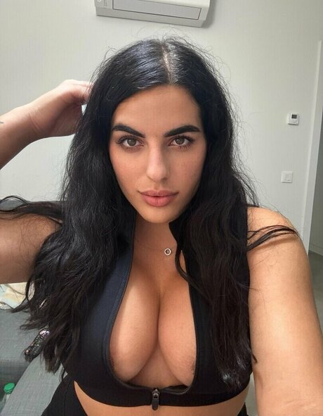 Обнаженная фотография утечки OnlyFans от Rosie Cage