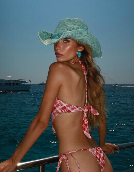 Hana Cross