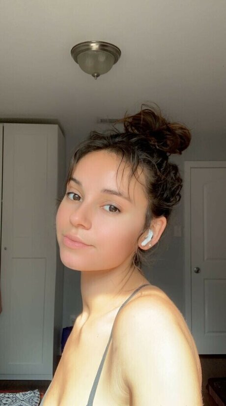 Naken läckt OnlyFans-bild av Leyla Ingalls