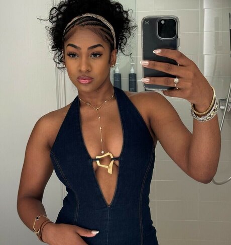 Foto nua vazada do OnlyFans de Deja Kelly
