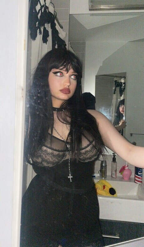 Naken lekkede OnlyFans-bilde av Talkfastellie