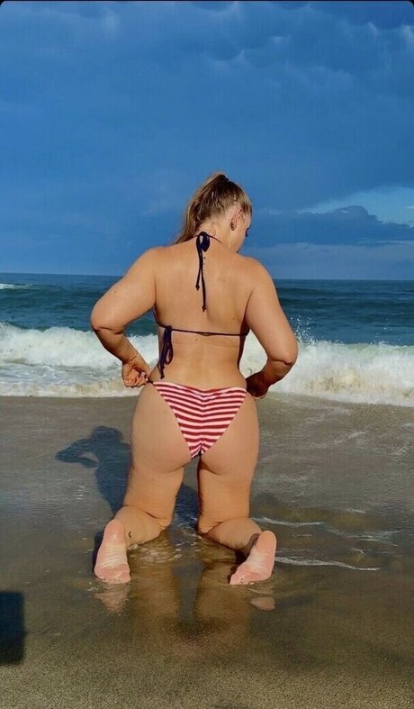 Alaston vuotanut OnlyFans-kuva Crystal Quin