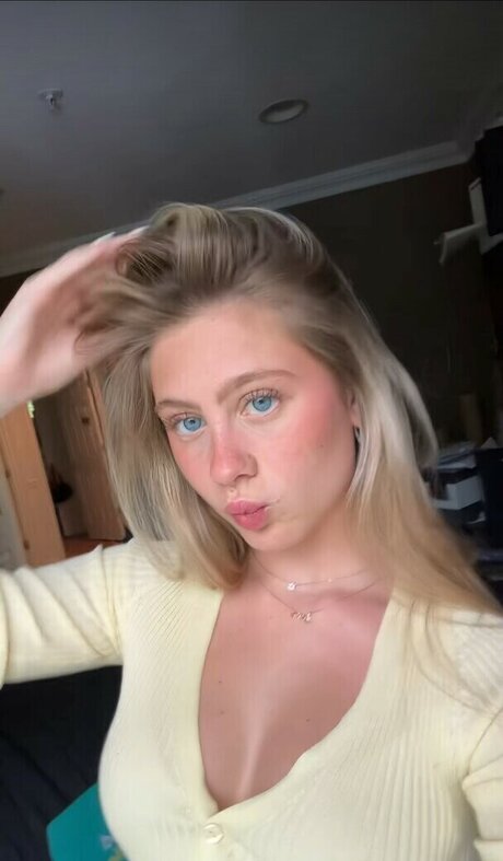 Naken lekkede OnlyFans-bilde av Ravenstar Rothstein