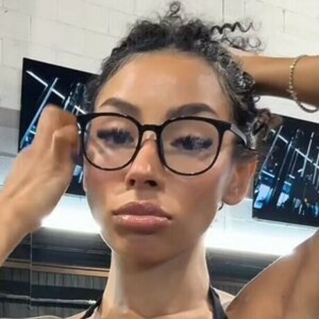 Naken läckt OnlyFans-bild av Mia Sorety