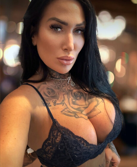 Naken lekkede OnlyFans-bilde av Sofia Rose 