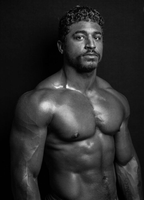 Nøgent lækket OnlyFans-billede af Armani