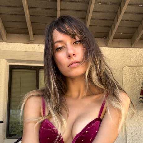 Naken läckt OnlyFans-bild av Muse Gigi