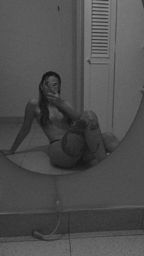 Naken läckt OnlyFans-bild av Ale