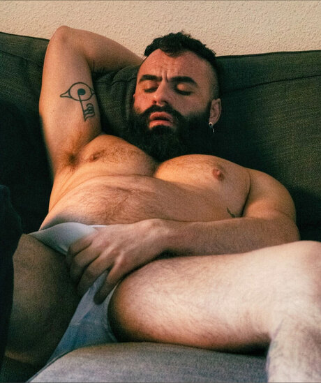 Naken lekkede OnlyFans-bilde av The Bearded Master 