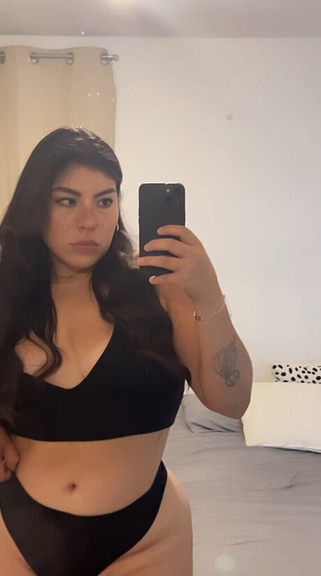 Naken lekkede OnlyFans-bilde av Dani Roma