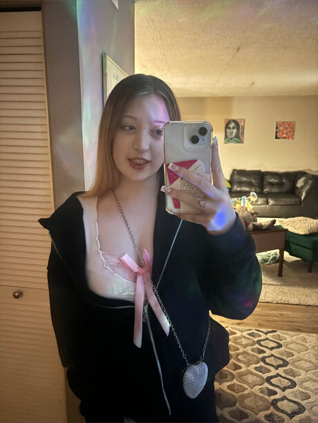 Naakte gelekte OnlyFans-foto van Ariel