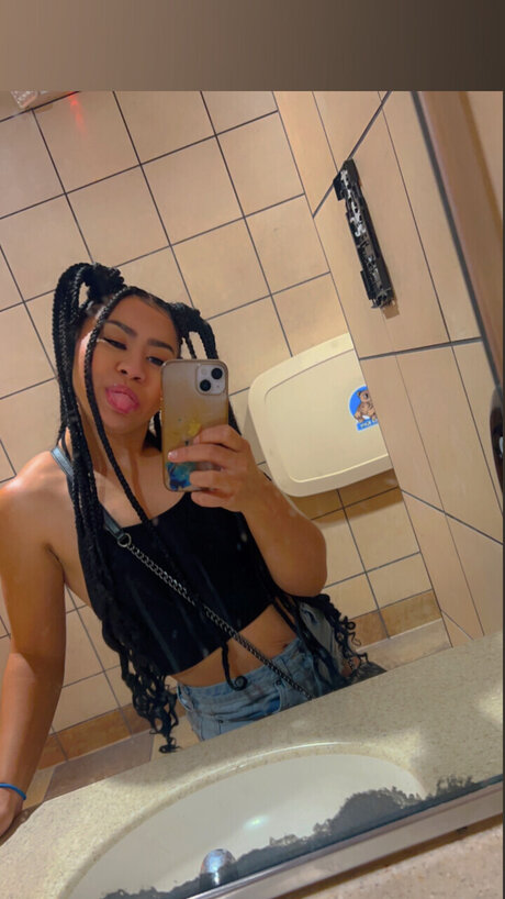Обнаженная фотография утечки OnlyFans от Shaundababyy