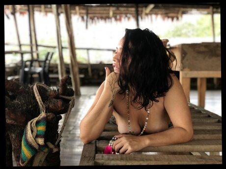 Naken läckt OnlyFans-bild av Mariposa  