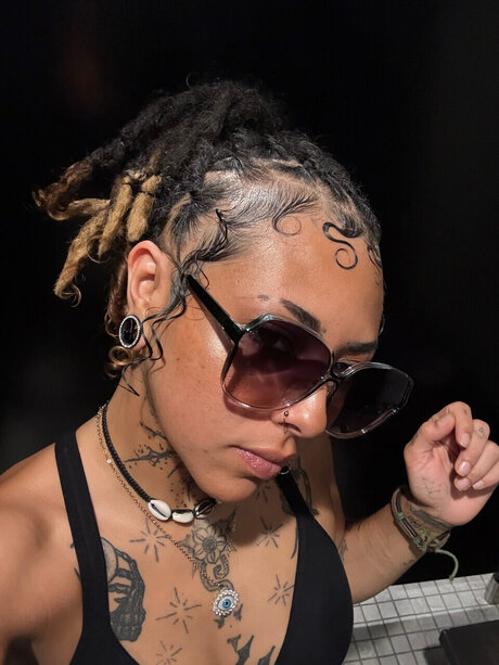 Naken läckt OnlyFans-bild av Lov3m33star