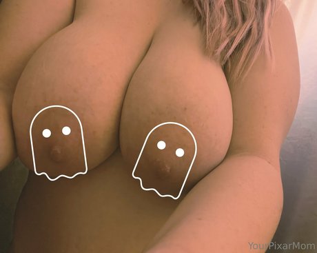 Nahá fotka uniklých OnlyFans od Yourpixarmom