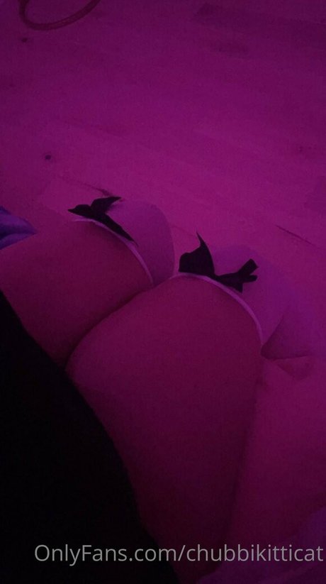 Nahá fotka uniklých OnlyFans od Chubbikitticat