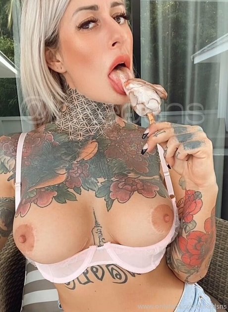 Naken lekkede OnlyFans-bilde av Inkedxsns