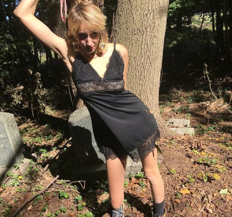 Anya401