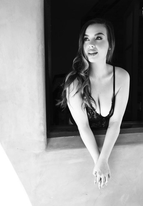 Nahá fotka uniklých OnlyFans od Momoneyyymoprobzzz