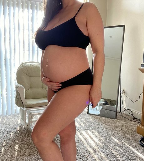 Nahá fotka uniklých OnlyFans od Kurvykitty