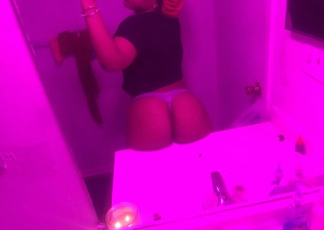 Naken läckt OnlyFans-bild av Mamak0711
