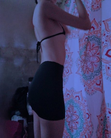 Nahá fotka uniklých OnlyFans od Ravenvasilescu